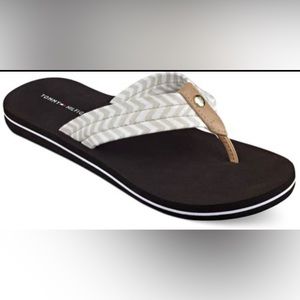 Tommy Hilfiger size 10 Women’s Flip flops